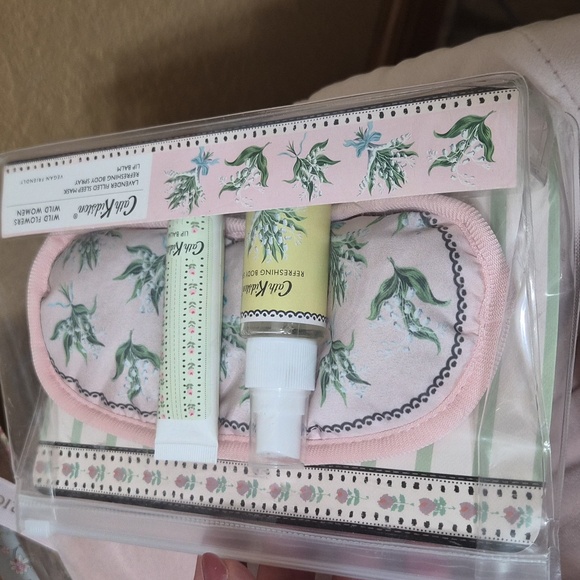 Vegan Friendly Cath Kidston Lavender Sleep Mask Set - Picture 4 of 4